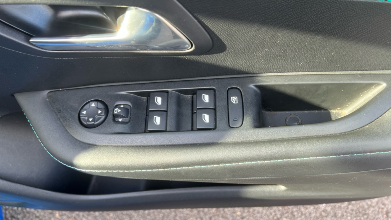 Peugeot 208 1.2 PureTech 100 Allure Premium + 5dr Petrol Hatchback